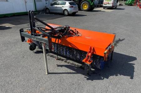 PLUS 590