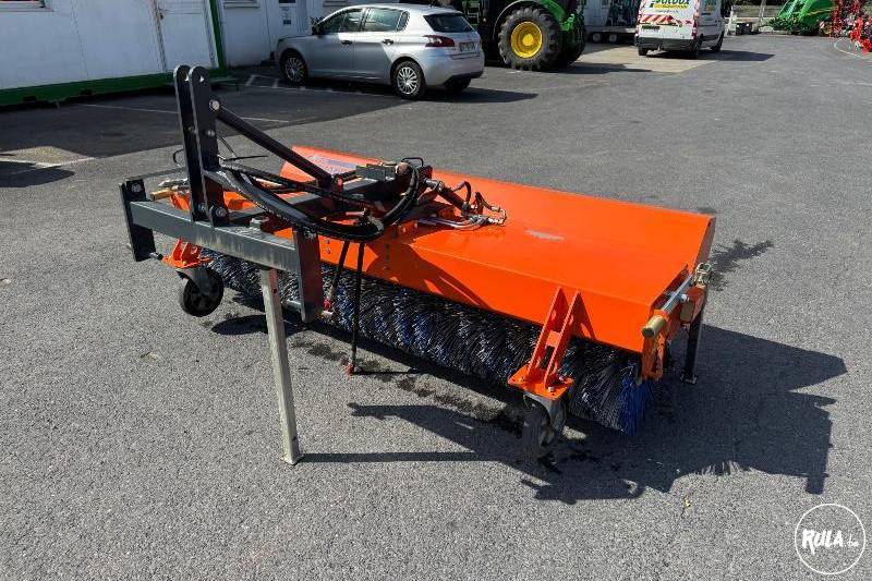 PLUS 590