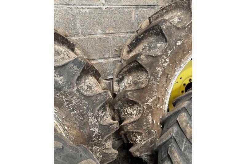 John Deere, 6230