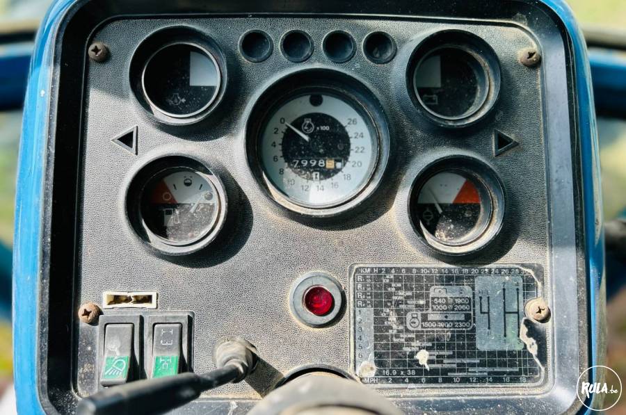 Ford 8210 II 