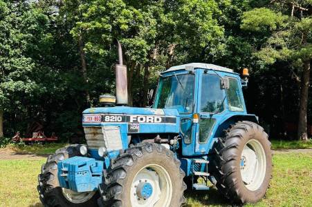 Ford 8210 II 