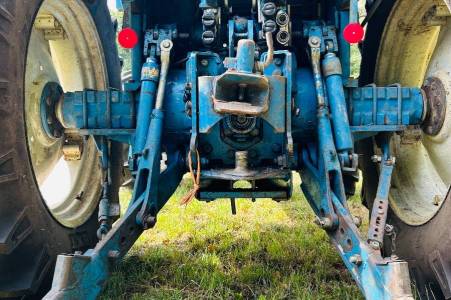 Ford 8210 II 