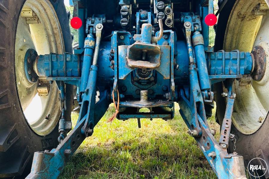 Ford 8210 II 