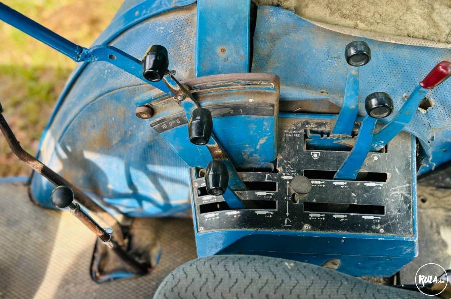 Ford 8210 II 