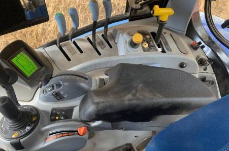 New Holland, T7.215S