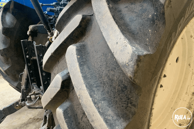 New Holland, T7.215S