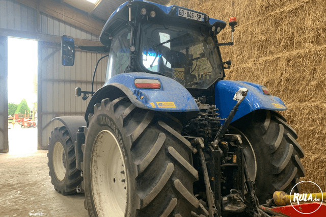 New Holland, T7.215S