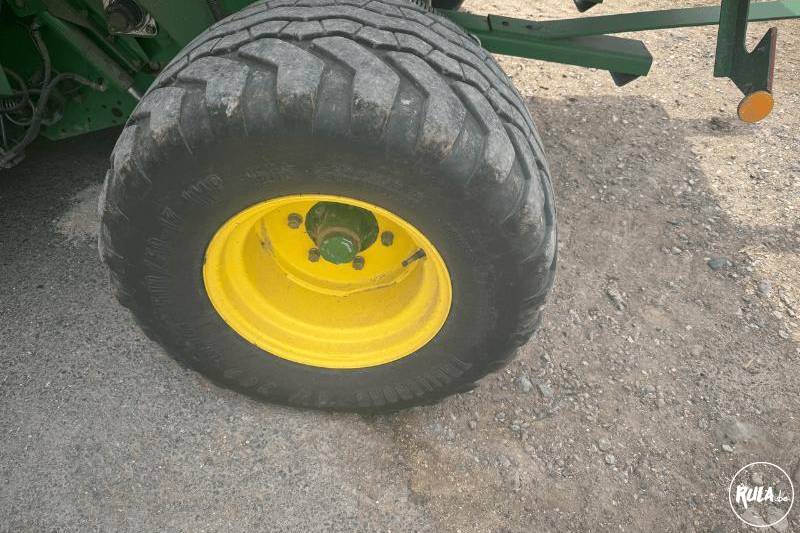John Deere, 864