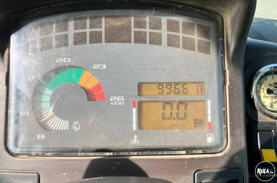 Renault Ares 696 RZ Renault Ares 696 RZ