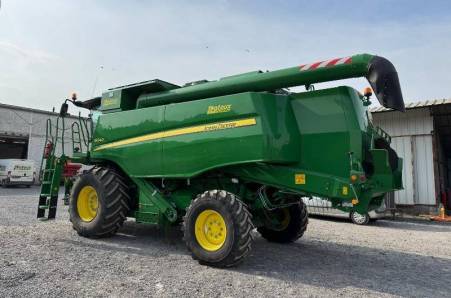 John Deere, W540