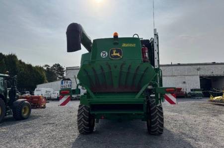 John Deere, W540