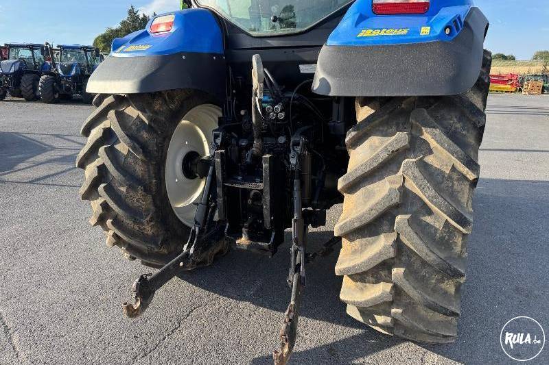 New Holland, T6030