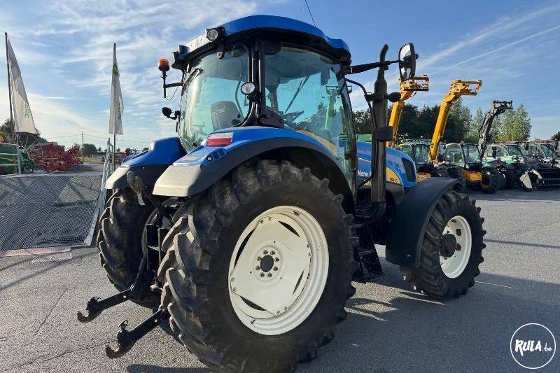 New Holland, T6030