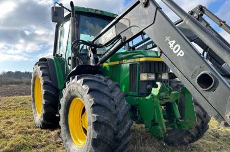 John Deere 6310 