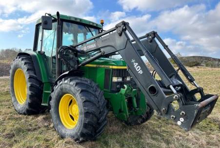 John Deere 6310 