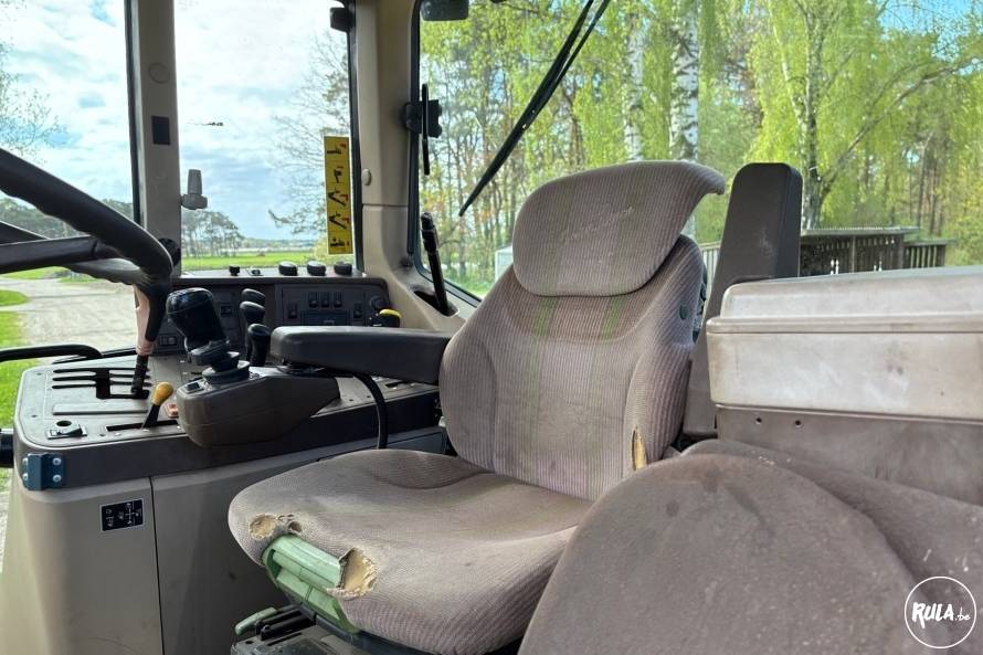 John Deere 6310 