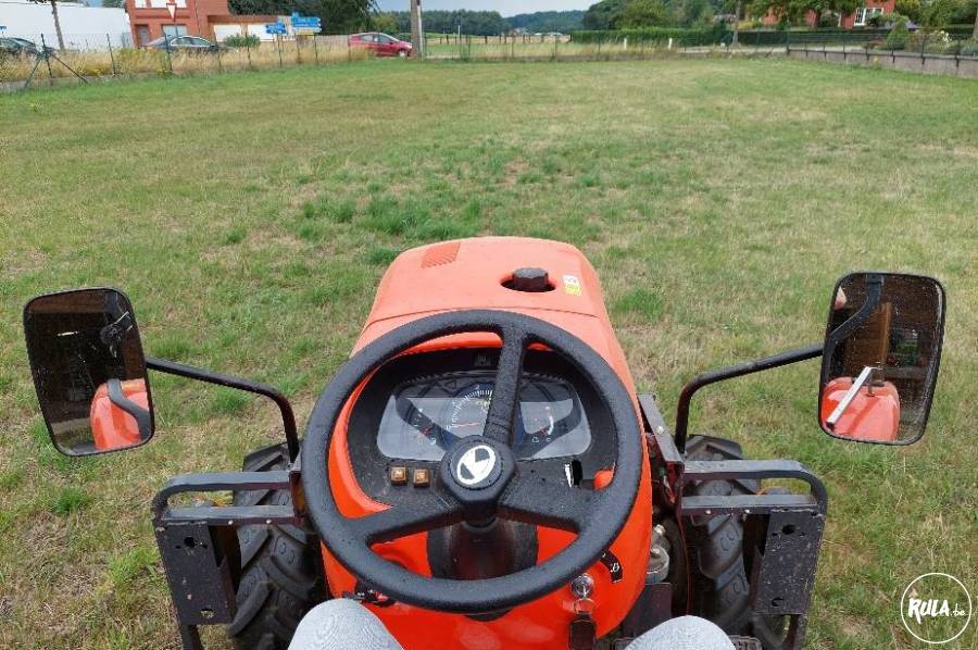 Kubota L1-382 
