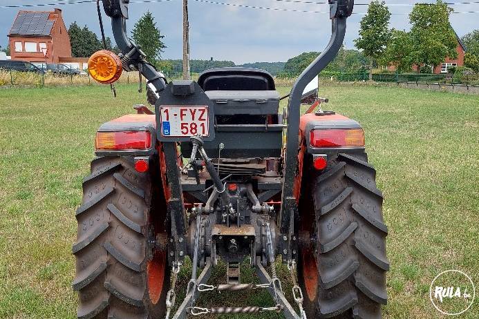 Kubota L1-382 