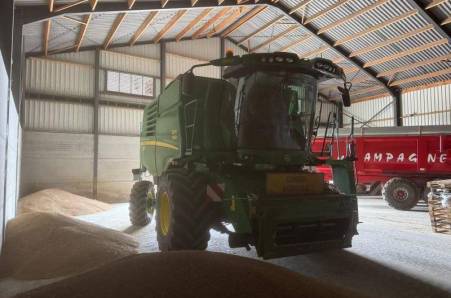John Deere, T660