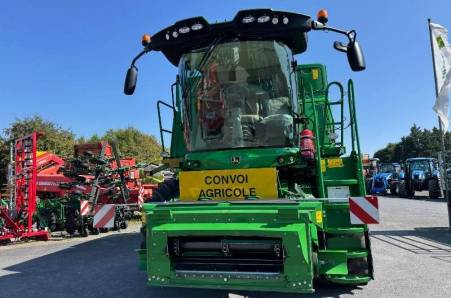 John Deere, T550