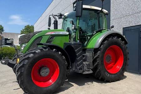 Fendt 724 S4 Profi 