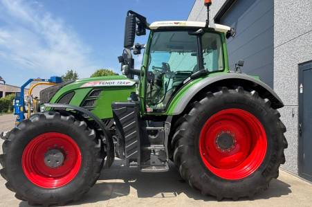 Fendt 724 S4 Profi 