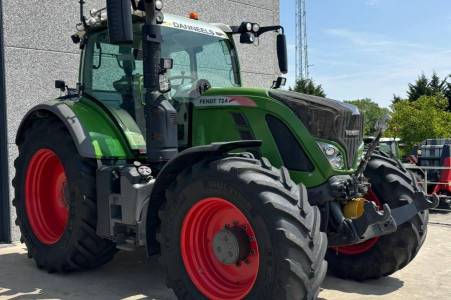 Fendt 724 S4 Profi 