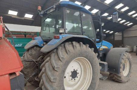 New Holland, TM155