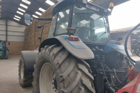 New Holland, TM155