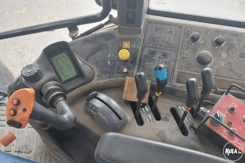 New Holland, TM155