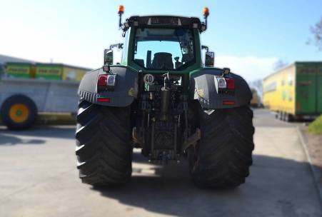 Fendt 933 Vario S4 Profi Plus 