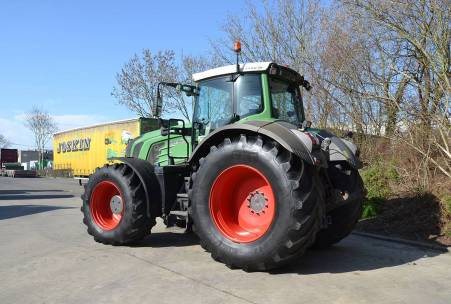 Fendt 933 Vario S4 Profi Plus 
