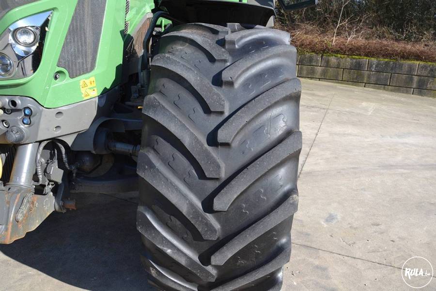 Fendt 933 Vario S4 Profi Plus 