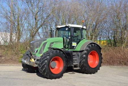 Fendt 933 Vario S4 Profi Plus 