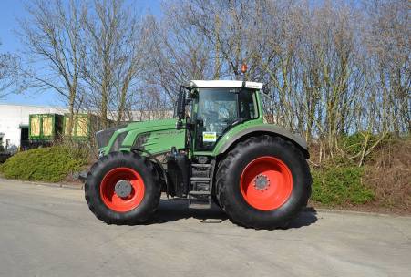 Fendt 933 Vario S4 Profi Plus 