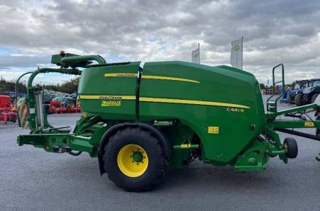 John Deere, C441R