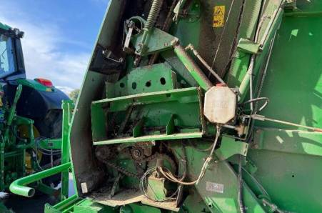 John Deere, 864