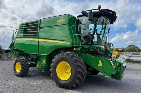 John Deere, T550