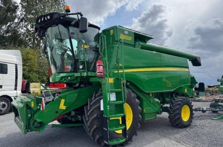 John Deere, T550