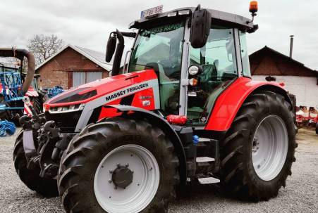 Massey Ferguson 5S.135 Dyna-6