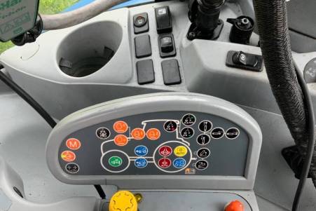 New Holland T7.235 