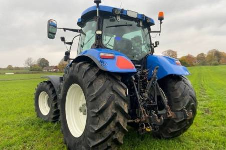 New Holland T7.235 
