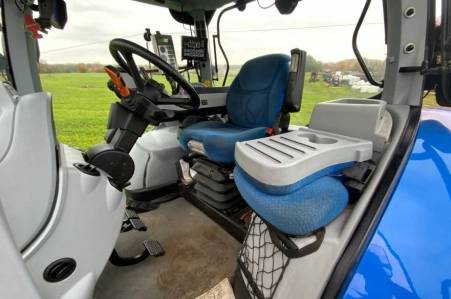 New Holland T7.235 