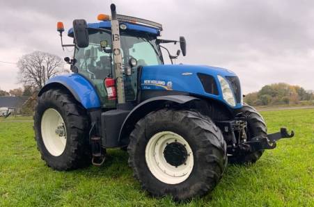 New Holland T7.235 
