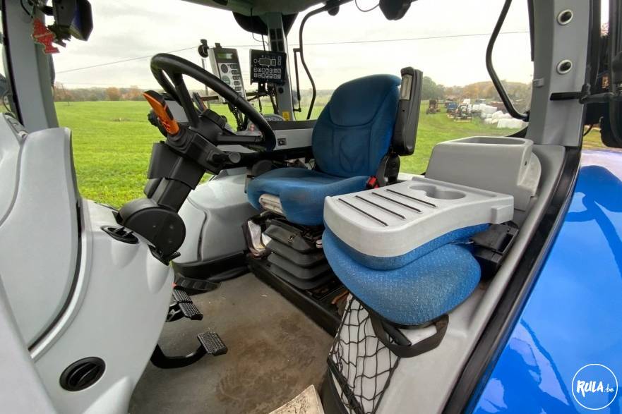 New Holland T7.235 