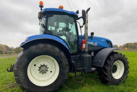 New Holland T7.235 
