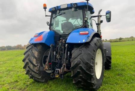 New Holland T7.235 