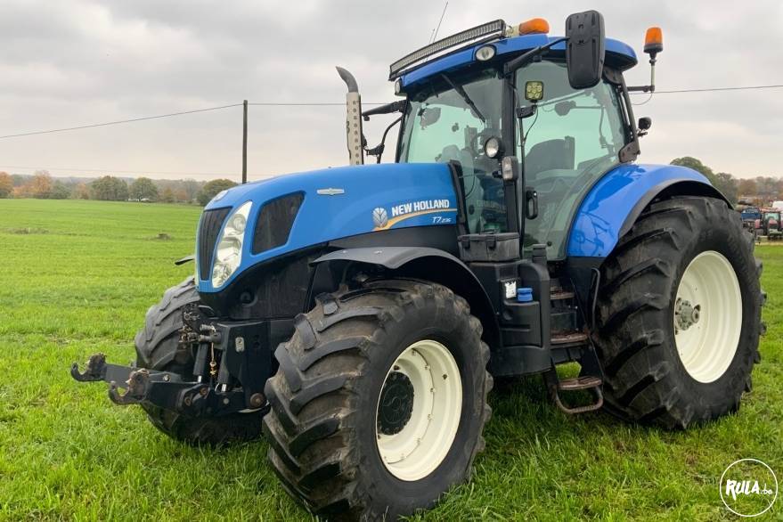 New Holland T7.235 
