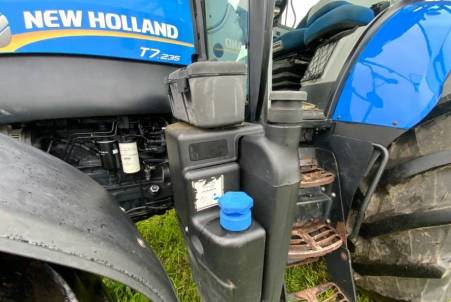 New Holland T7.235 