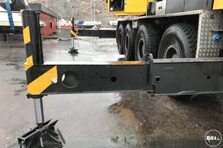 Grues Liebherr LTM 1050 